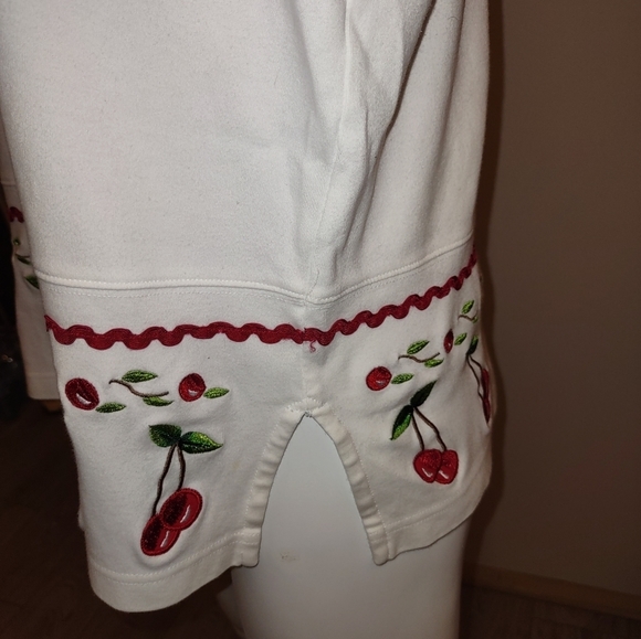 VINTAGE bechamel embroidered cherry v neck shirt - Picture 4 of 7